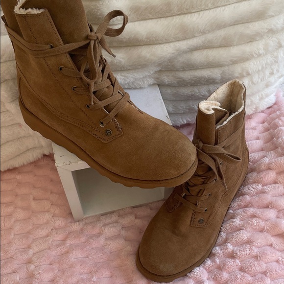 BearPaw Women's Brown Suede Lace Up Boots - Picture 11 of 11